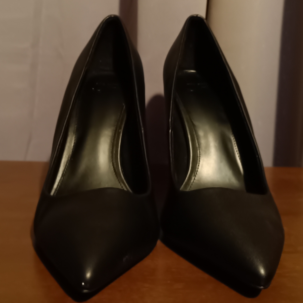 🍋 JustFab Classic Black Stilettos Heels 10